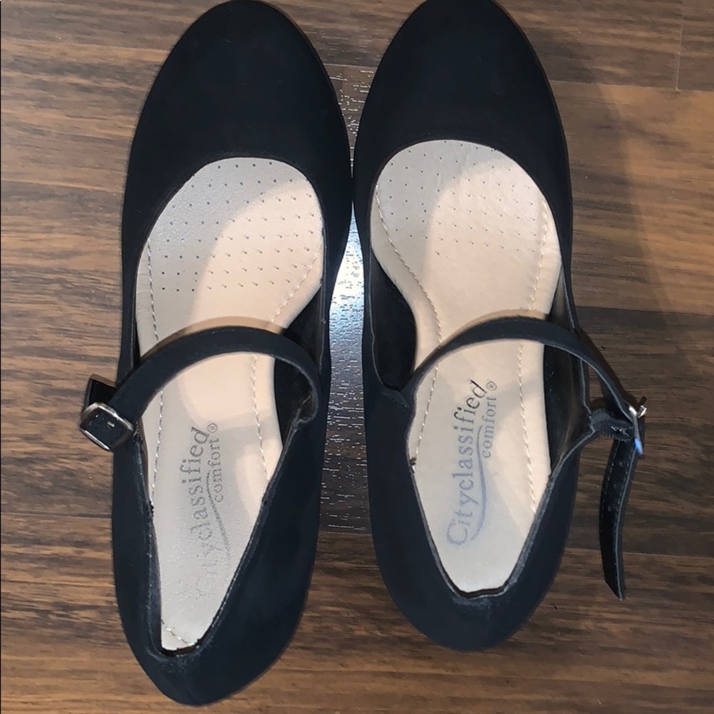 Black MaryJane CityClassified high heels